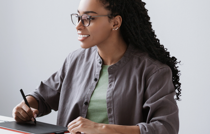 Woman at computer_IRR header